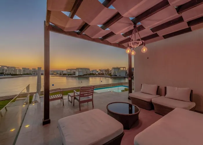 Ascot Bay, Premium 5br Lagoon House & Pool In Tawila, El Gouna Villa