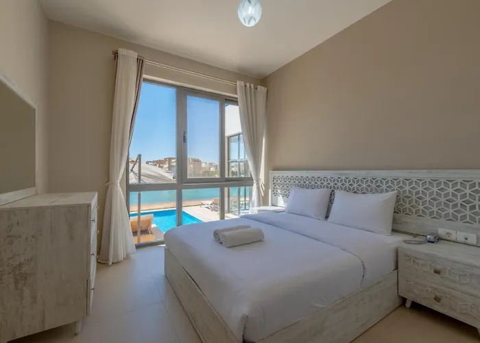 Ascot Bay, Premium 5br Lagoon House & Pool In Tawila, El Gouna Villa