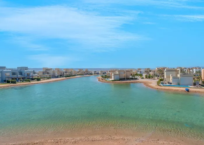 Ascot Bay, Premium 5br Lagoon House & Pool In Tawila, El Gouna Villa
